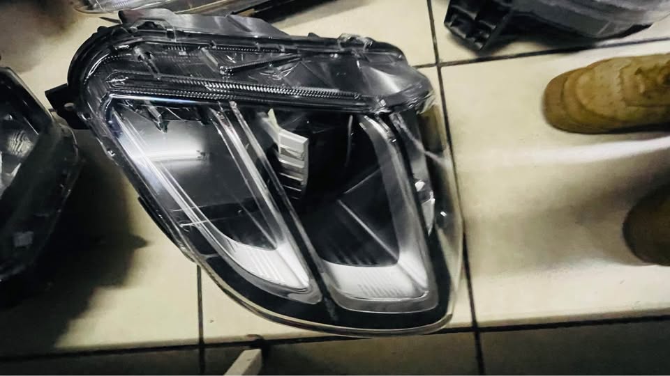 Chery Omoda C5 headlights - Private Seller Chery Omoda C5 headlights - Private Seller