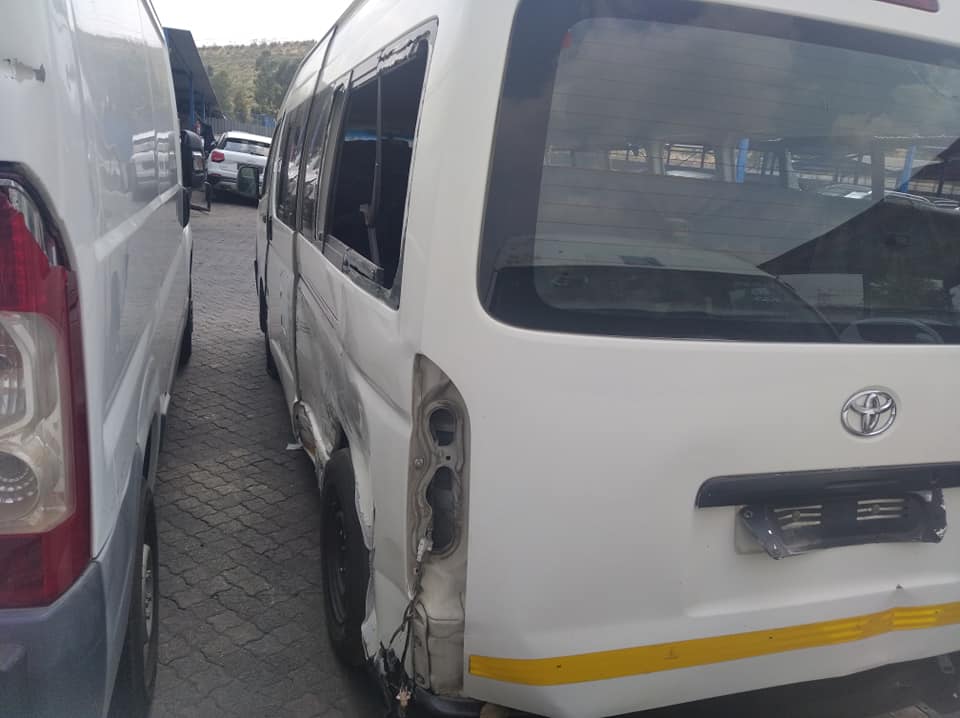2011 Toyota Quantum 14 seater accidental damages engine starts - Private Seller 2011 Toyota Quantum 14 seater accidental damages engine starts - Private Seller