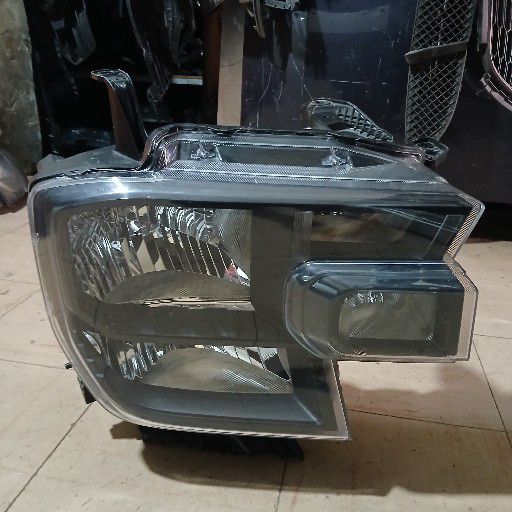 Ford ranger t9 headlight - Private Seller