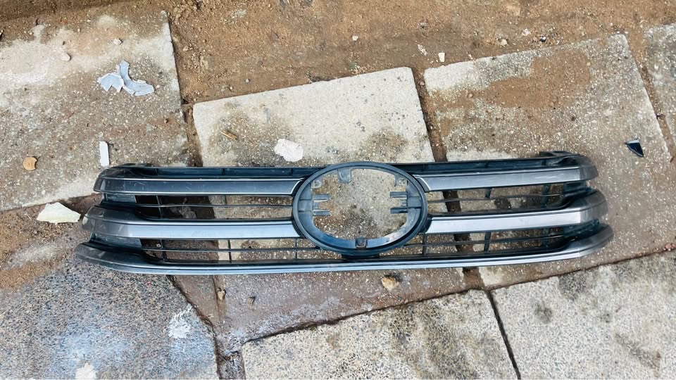 Toyota Hilux GD6 grill - Private Seller Toyota Hilux GD6 grill - Private Seller
