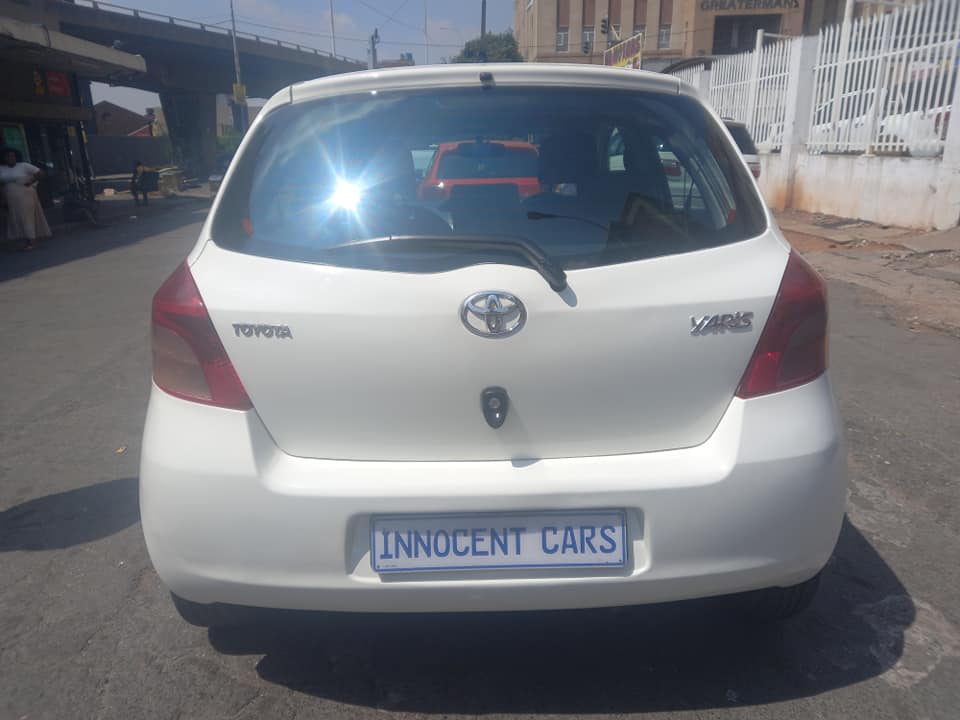 2008 TOYOTA YARIS T3 PETROL, MANUAL TRANSMISSION, WHITE COLOUR, MILEAGE 120000KM
