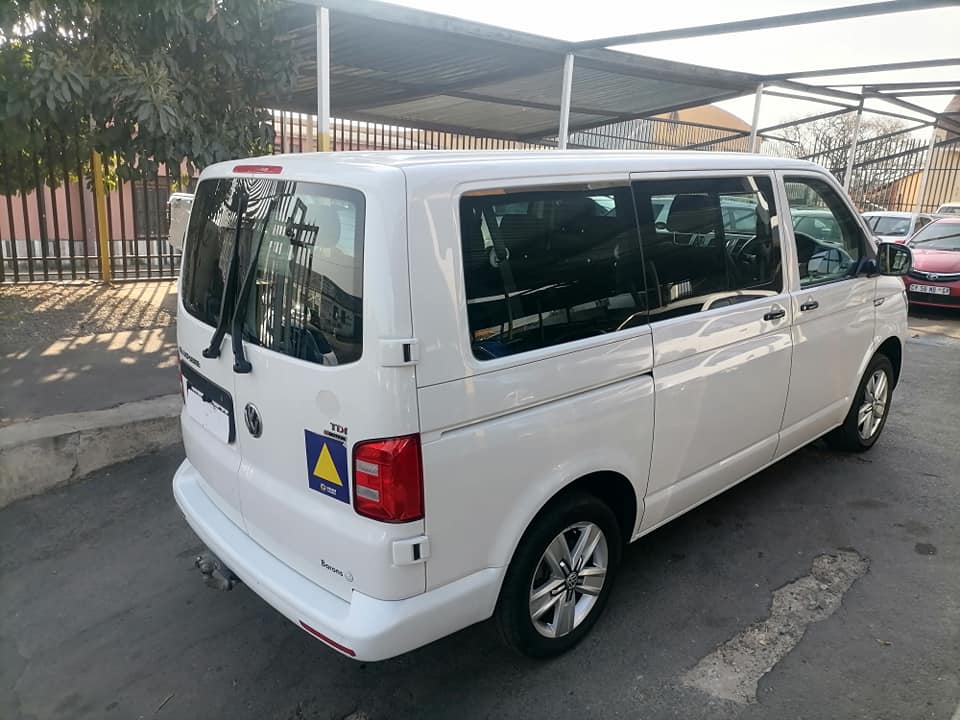 2017 Volkswagen Transport 4Motion Automatic with a leather seat Seven seater