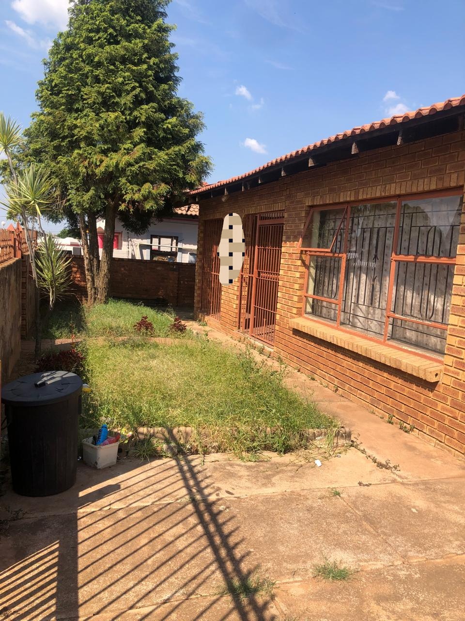 4 bedroom to rent at Soshanguve Block L Junk Mail
