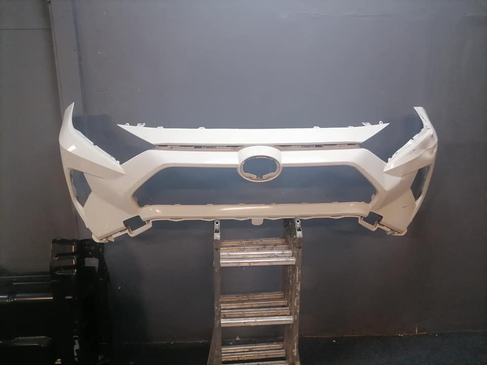 Toyota Rav 4 white bumper DM or contact number in the description for assistance. - Private Seller Toyota Rav 4 white bumper DM or contact number in the description for assistance. - Private Seller