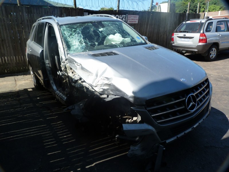 Mercedes ML 250 Bluetec AT Silver - 2013 STRIPPING FOR SPARES
