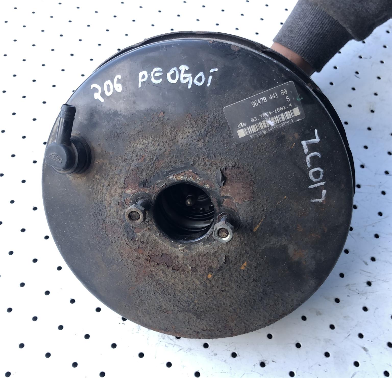PEUGEOT 206 BRAKE BOOSTER AND MASTER - Private Seller PEUGEOT 206 BRAKE BOOSTER AND MASTER - Private Seller