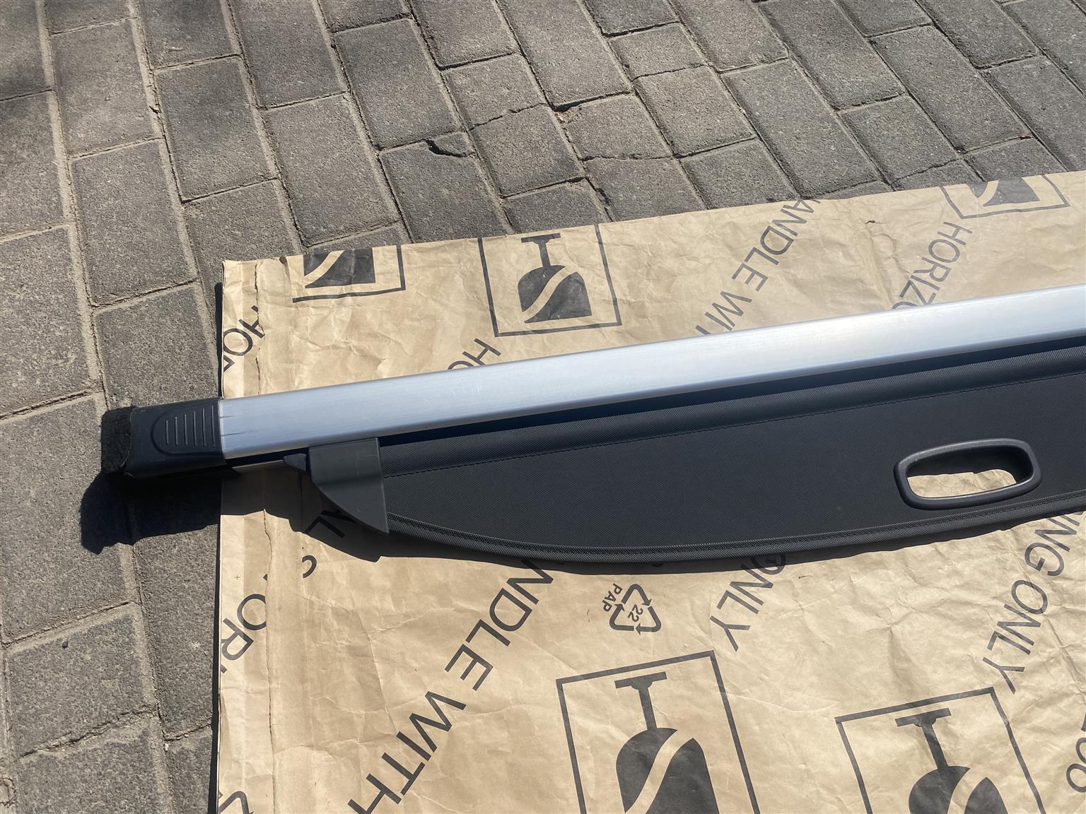 2020 HYUNDAI TUCSON PARCEL SHELF FOR SALE. IN PRISTINE CONDITION - Private Seller 2020 HYUNDAI TUCSON PARCEL SHELF FOR SALE. IN PRISTINE CONDITION - Private Seller