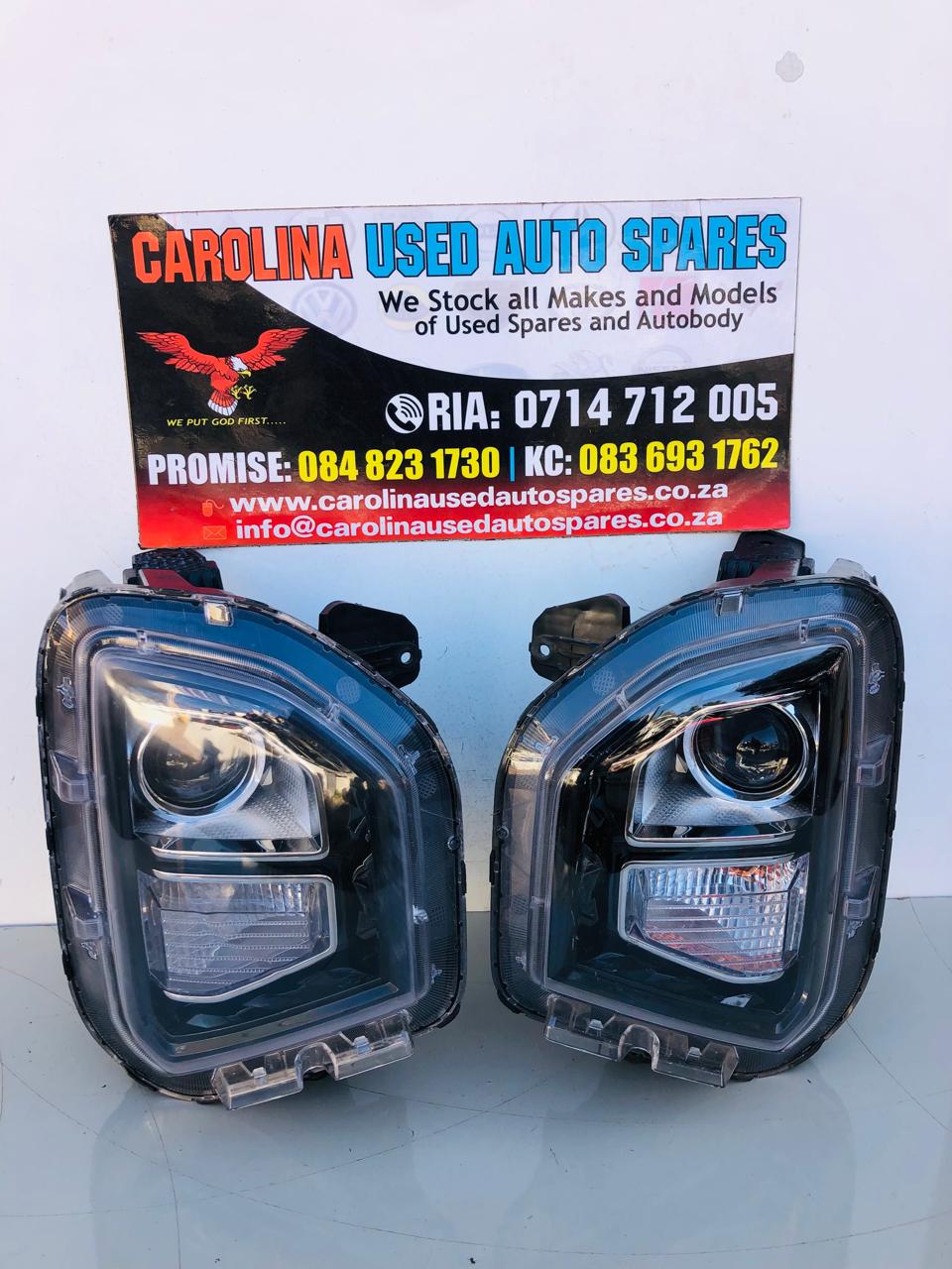 Hyundai Santa Fe left and right side halogen headlights - Private Seller Hyundai Santa Fe left and right side halogen headlights - Private Seller