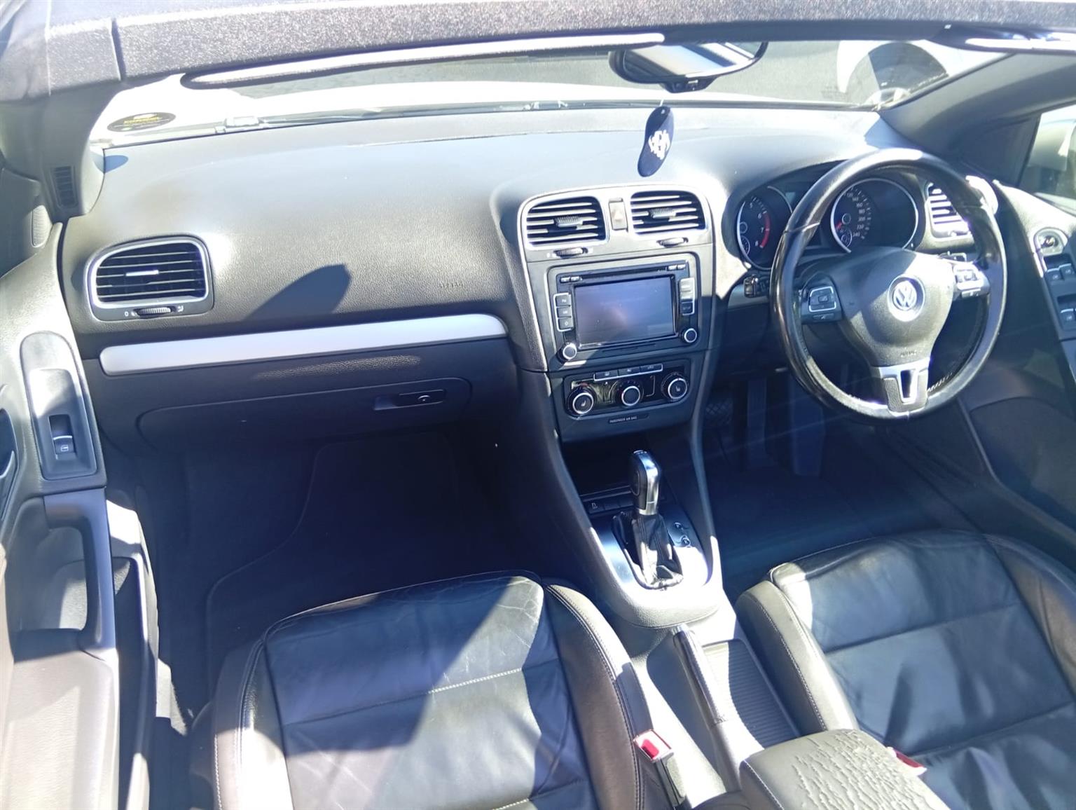 2013 Volkswagen Golf DSG Cabriolet 1.4TSI Comfortline Automatic  Leathe