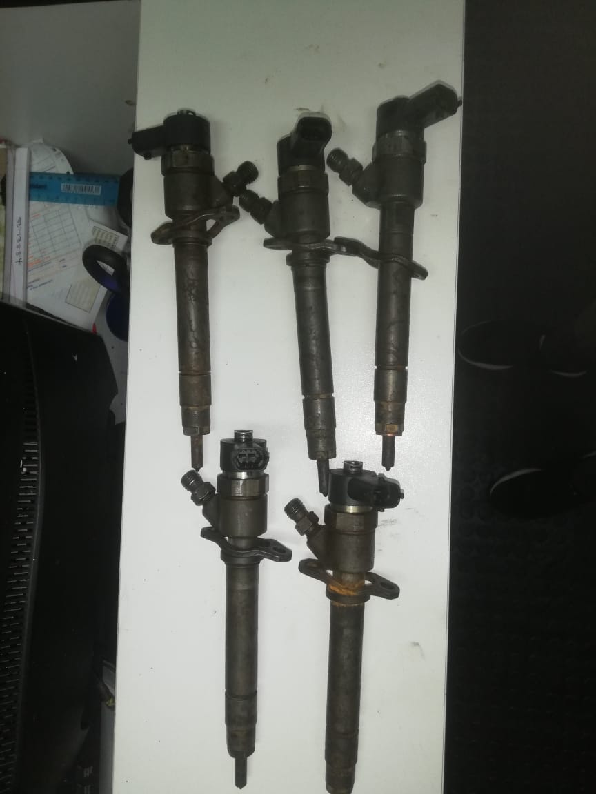 VOLVO S80 D5 2010 INJECTOR FOR SALE (DELIVERY AVAILABLE COUNTRY WIDE) - Private Seller VOLVO S80 D5 2010 INJECTOR FOR SALE (DELIVERY AVAILABLE COUNTRY WIDE) - Private Seller