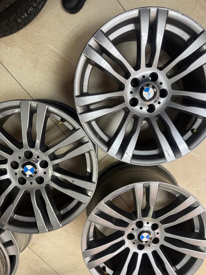 20inch BMW X5 and x6 rim set - Private Seller 20inch BMW X5 and x6 rim set - Private Seller