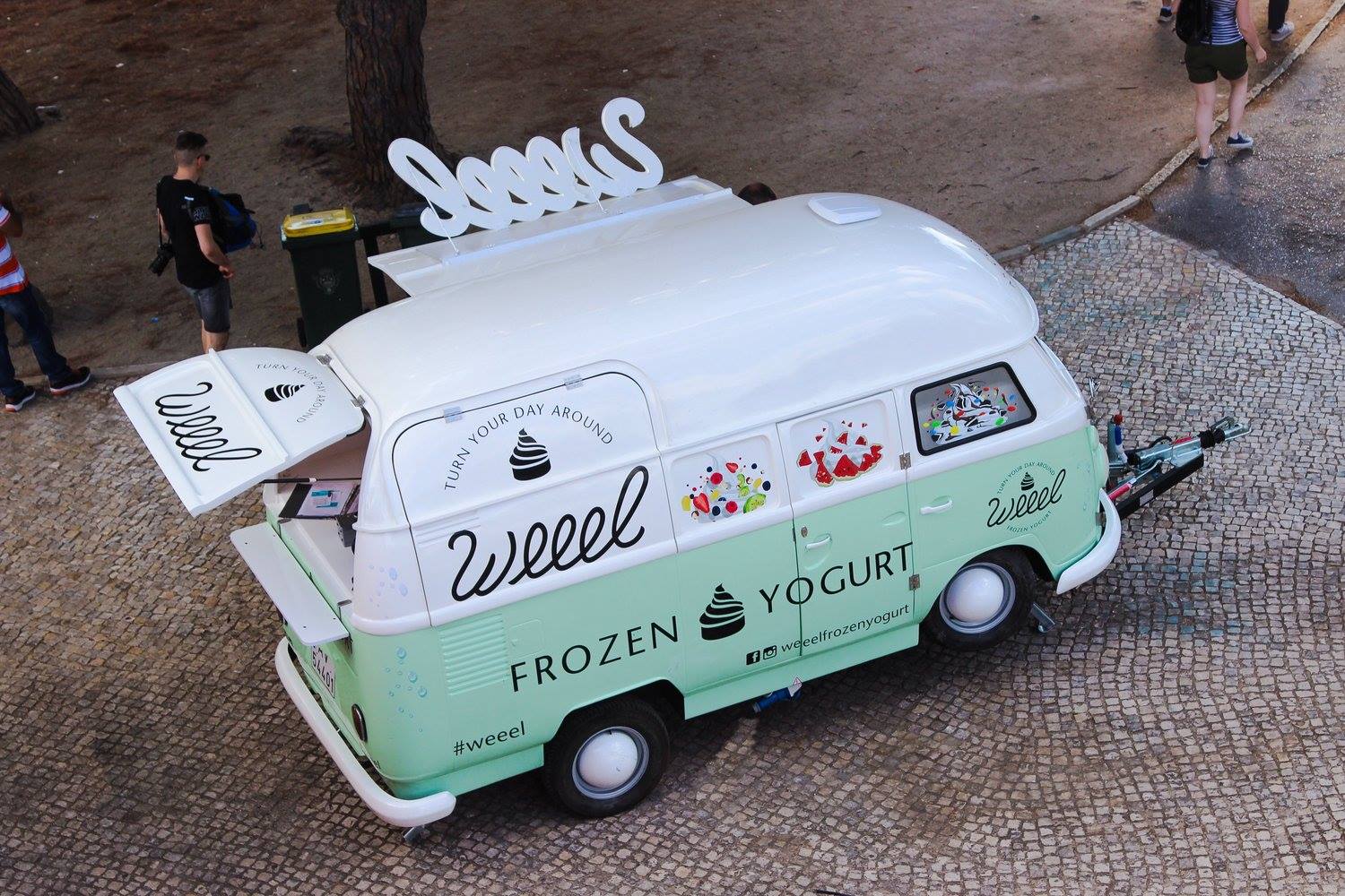 Vintage VW Splitty Kombi Replica Trailer your Ultimate Mobile Ret ...