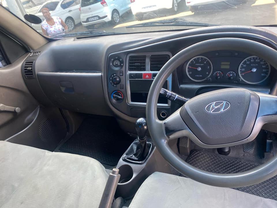 2014 HYUNDAI H-100 2.6 MANUAL