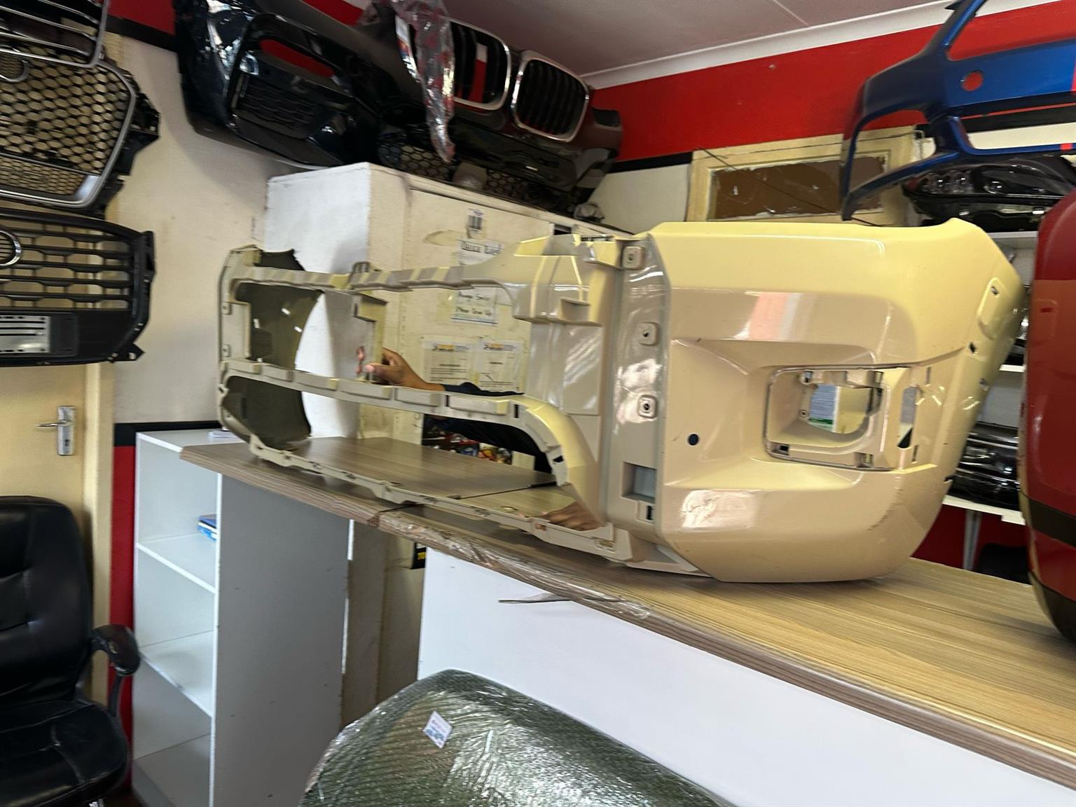 2021 TOYOTA HILUX GD6 LEGEND FRONT BUMPER - Private Seller 2021 TOYOTA HILUX GD6 LEGEND FRONT BUMPER - Private Seller