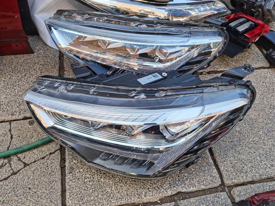 GWM HAVAL JOLION HEADLIGHTS - Private Seller GWM HAVAL JOLION HEADLIGHTS - Private Seller