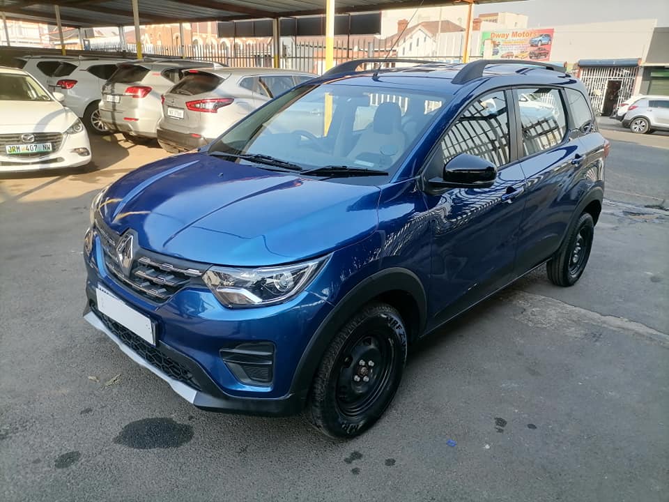 2022 Renault Triber 1.0 Seven seater Services book