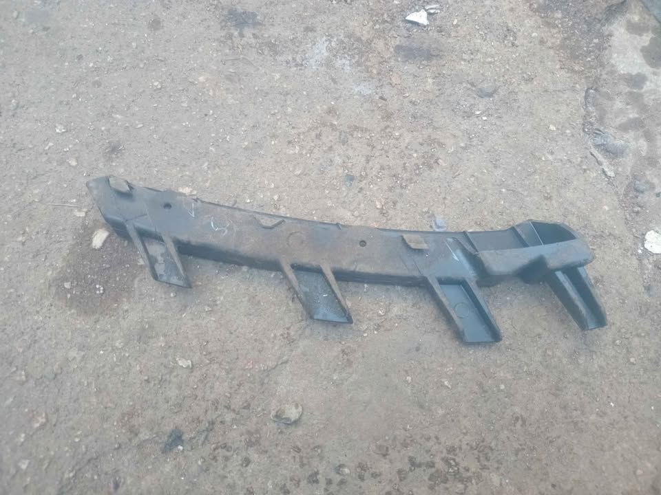 Right Bracket Front Bumper Original Suitable for Hyundai I - Private Seller Right Bracket Front Bumper Original Suitable for Hyundai I - Private Seller
