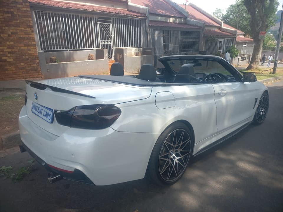 2015 BMW 420i PETROL CONVERTIBLE, AUTO, WHITE COLOR, MILEAGE 60,000KMS