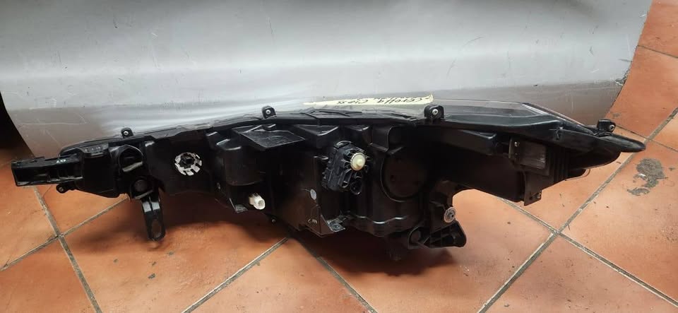 Toyota Corolla cross headlight for sale - Private Seller Toyota Corolla cross headlight for sale - Private Seller