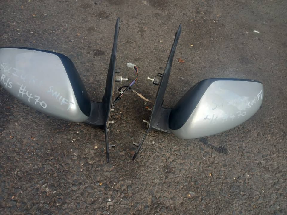 SUZUKI SWIFT SIDE MIRROR PAIR - Private Seller SUZUKI SWIFT SIDE MIRROR PAIR - Private Seller