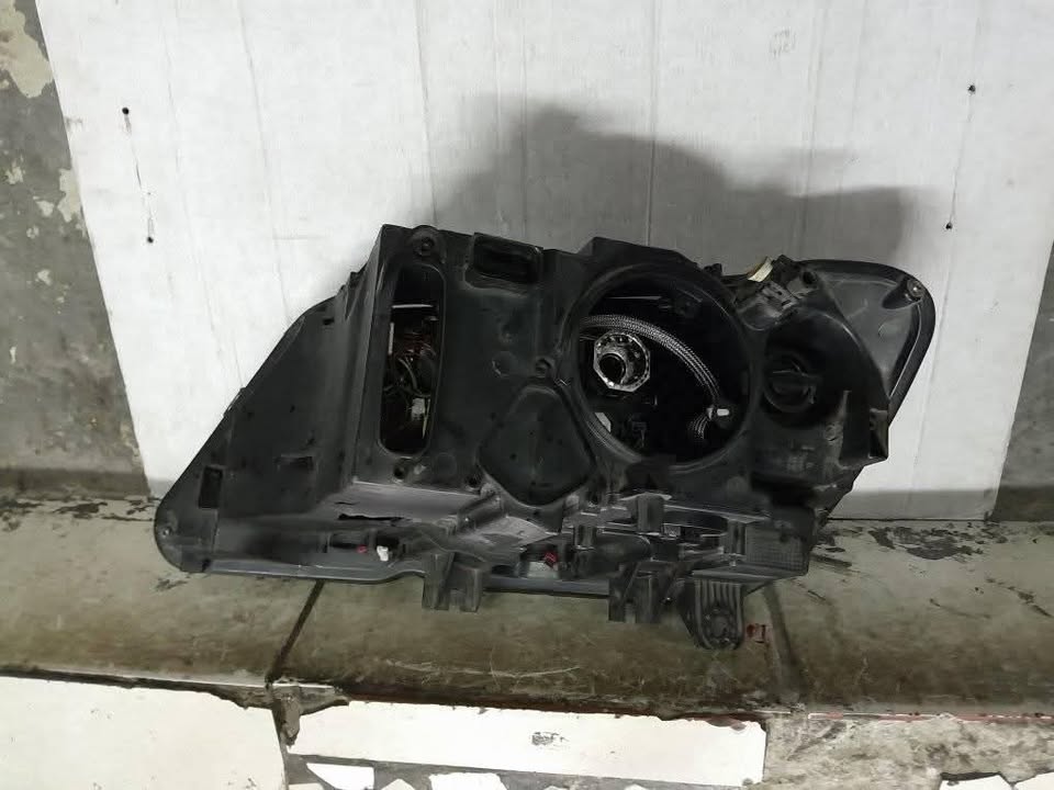 2011-2014 BMW X3 F25 RIGHT SIDE HEADLIGHT FOR SALE