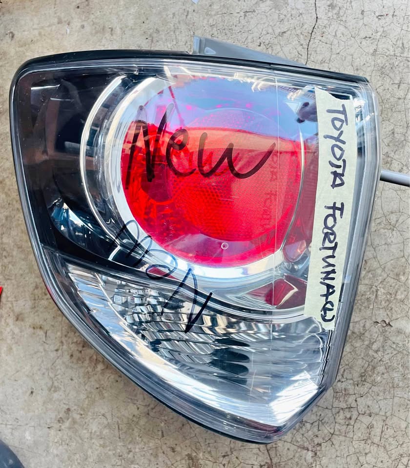 Toyota Fortuner taillight - Private Seller Toyota Fortuner taillight - Private Seller