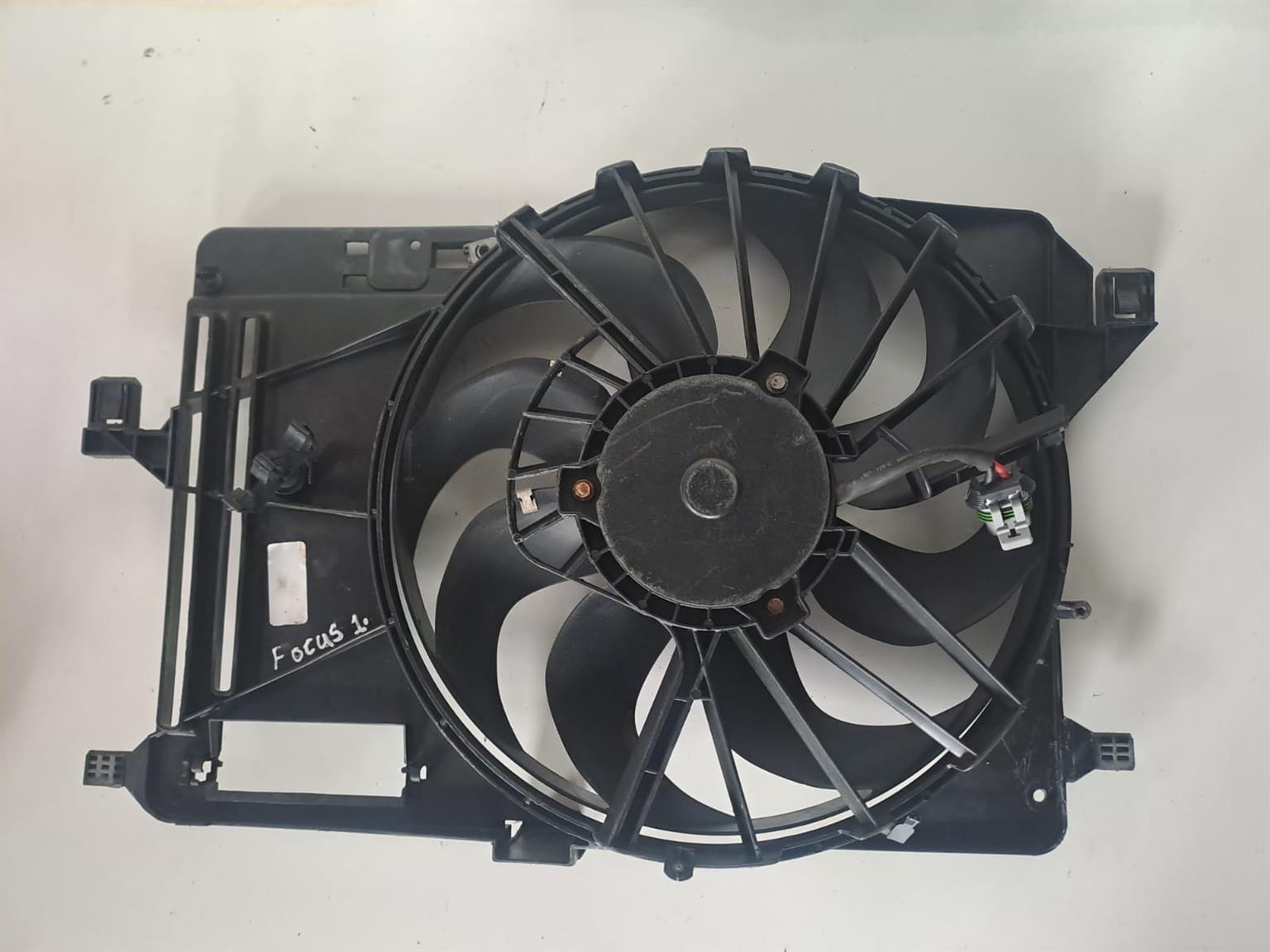 Ford Focus 1.0L (2015-2017) Radiator Fan - Private Seller Ford Focus 1.0L (2015-2017) Radiator Fan - Private Seller