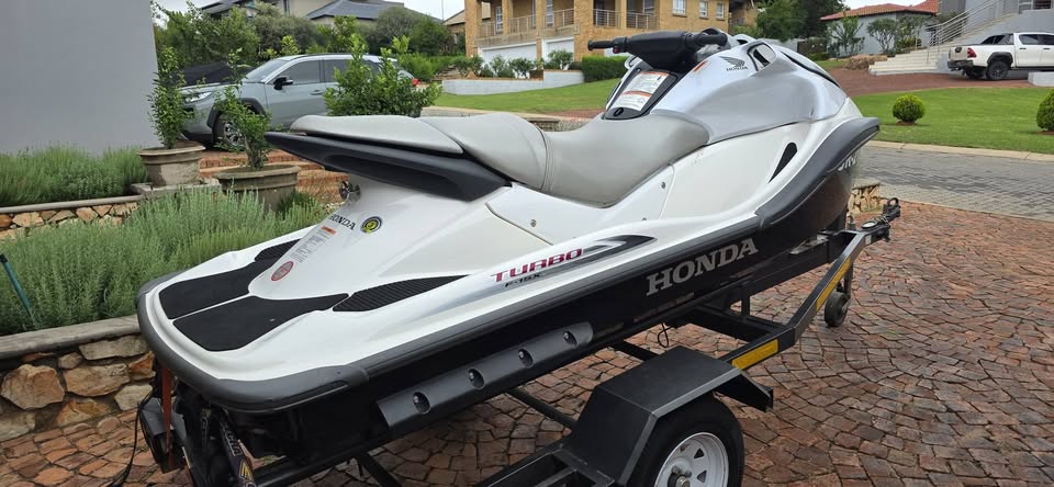 1500 Turbo Honda only 58 hours