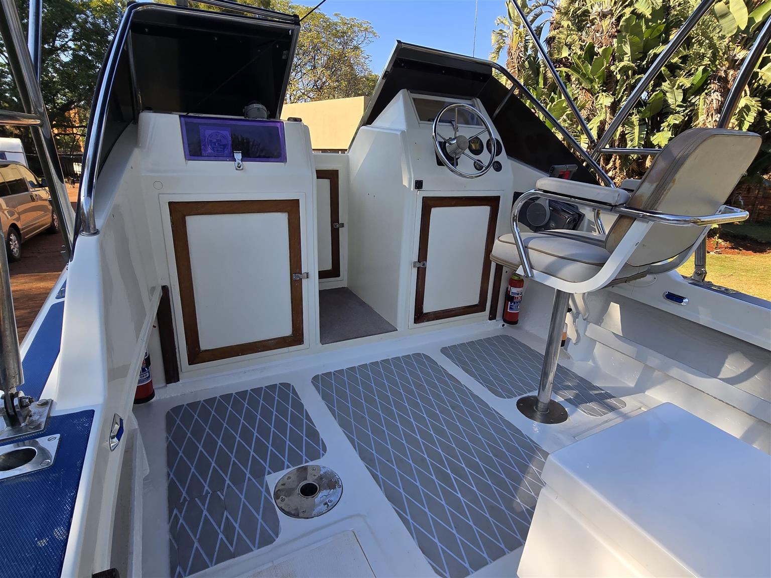 Cobra Cat 525 Refurbished boat