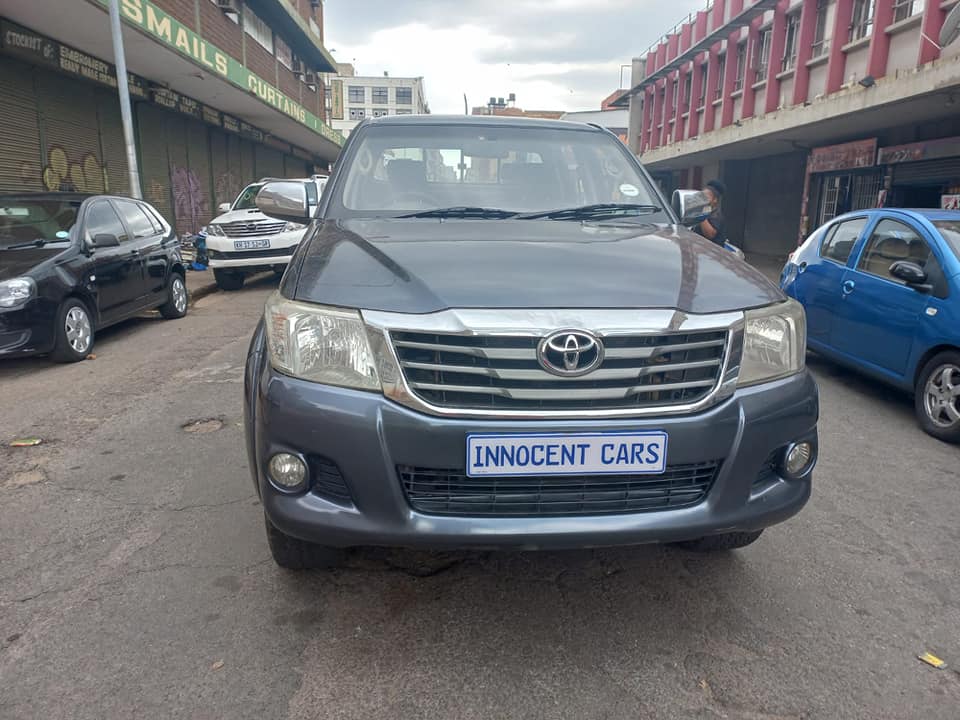 2012 TOYOTA HILUX 2.7 VVT PETROL, MANUAL TRANSMISSION ,GREY COLOUR, MILEAGE 95000KM