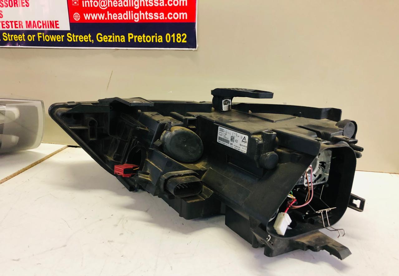 Audi Q3 left and right side xenon headlights (2015) - Private Seller Audi Q3 left and right side xenon headlights (2015) - Private Seller