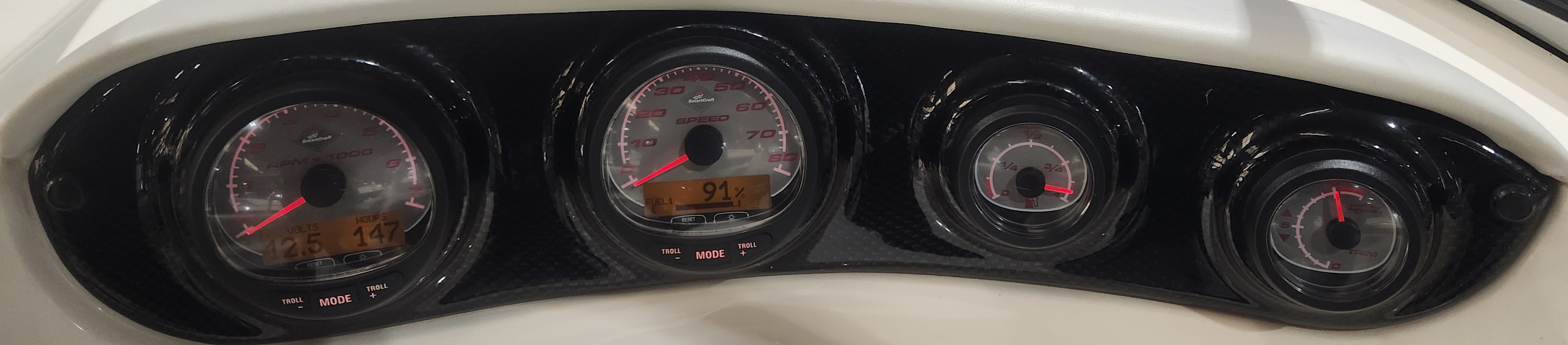 PANACHE 2150 LX ON TRAILER 250 HP MERCURY VERADO 4 STROKE 147 HOUR