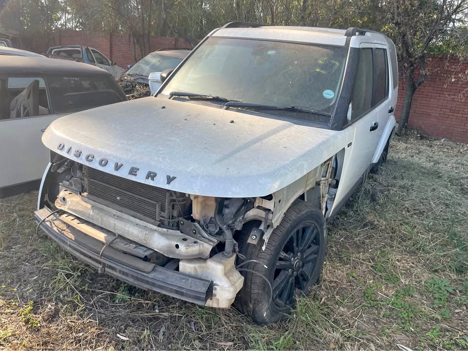 Discovery 4 facelift stripping for spares