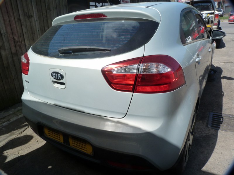 Kia Rio 1.4 AT Silver - 2014 STRIPPING FOR SPARES. - Private Seller Kia Rio 1.4 AT Silver - 2014 STRIPPING FOR SPARES. - Private Seller