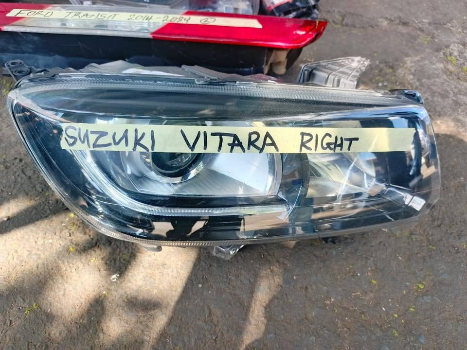 Suzuki Vitara right Headlight - Private Seller Suzuki Vitara right Headlight - Private Seller