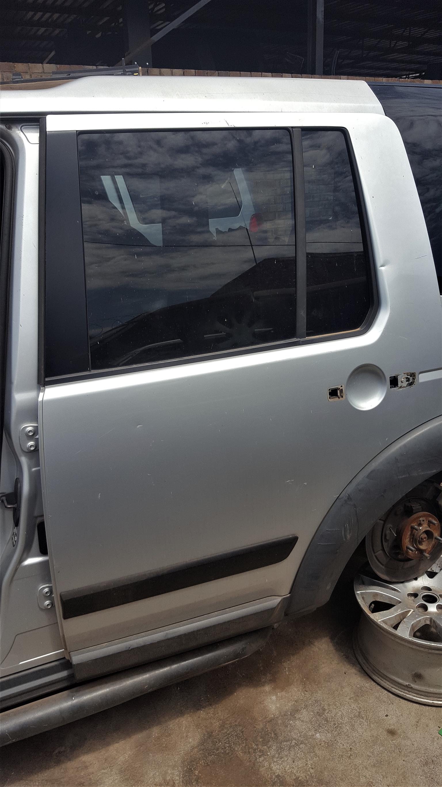 Rear Doors for Land Rover Discovery 3, 4, Freelander, Range Rover | Auto Ezi