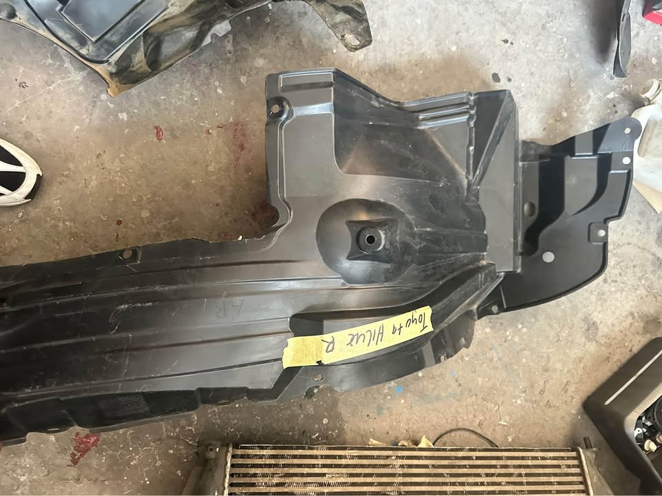 Toyota Hilux fender liner - Private Seller