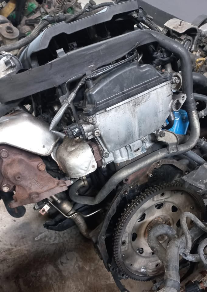 Nissan Navara 2.5 Cdi Diesel Engine (YD25) - Black Top - Private Seller Nissan Navara 2.5 Cdi Diesel Engine (YD25) - Black Top - Private Seller