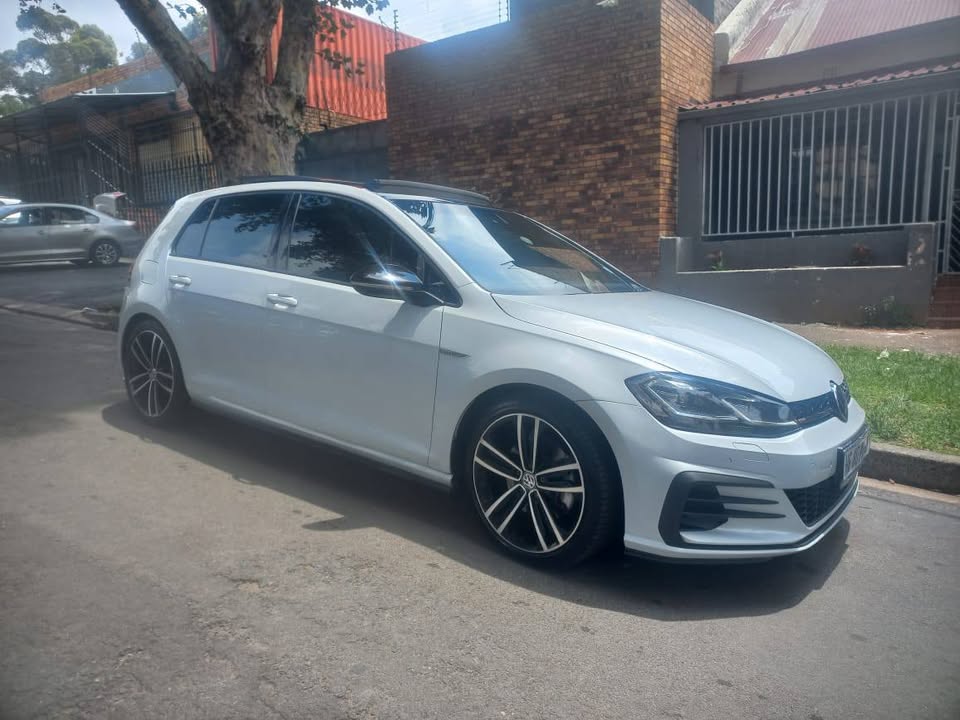 VW Golf 7.5 GTD 2.0 Diesel 2018 Model, Automatic Sunroof, White Color, Mileage 112000kms,