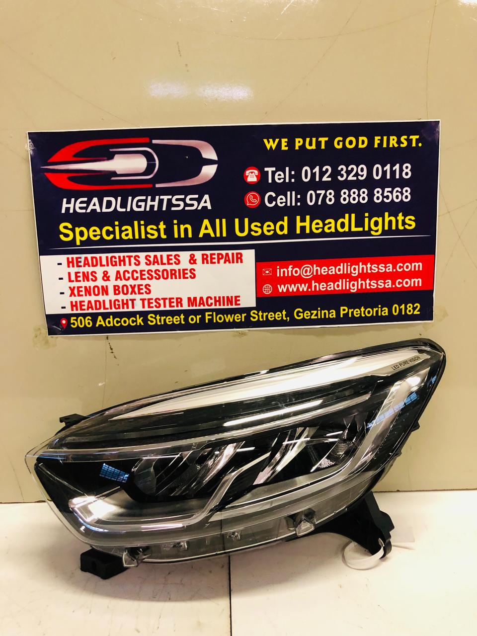 Renault Captur left side LED Pure Vision headlight - Private Seller Renault Captur left side LED Pure Vision headlight - Private Seller