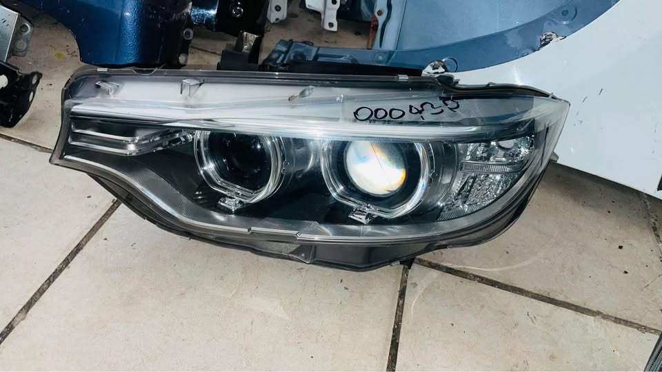 BMW 4 Series F32 Headlight - Private Seller BMW 4 Series F32 Headlight - Private Seller