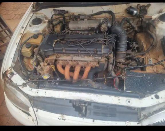 Hyundai Elantra J2 1.6 GLS stripping for spares - Private Seller