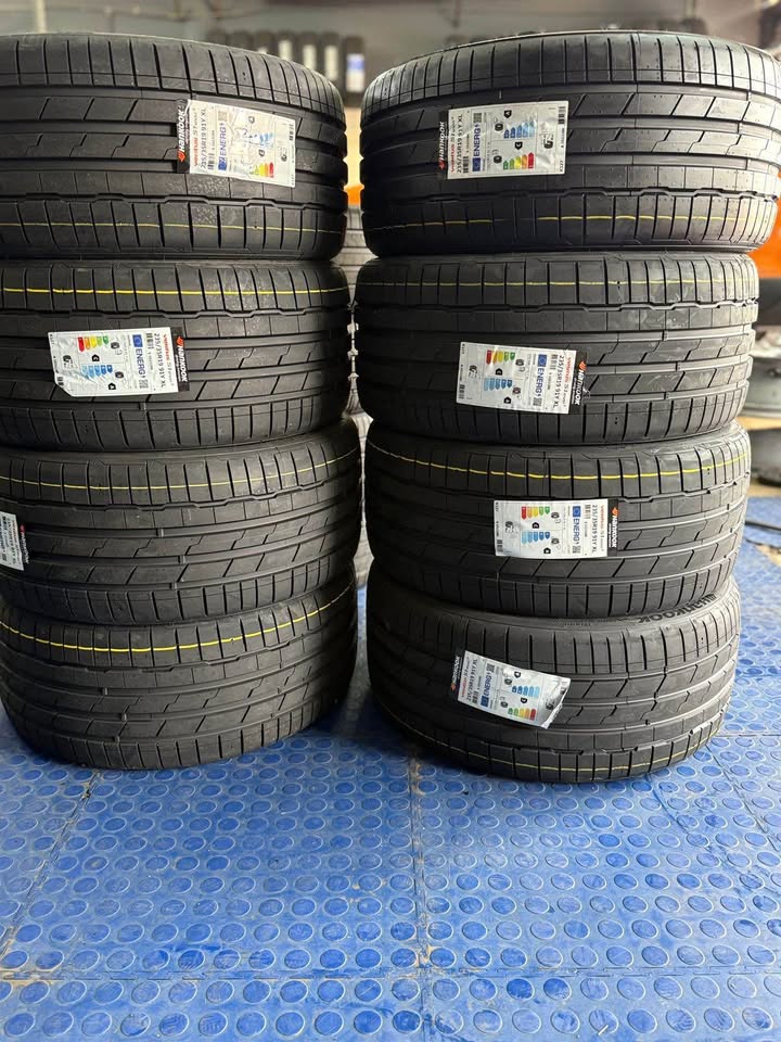 235/35/R19 HANKOOK VENTUS S1 EVO3 - Private Seller 235/35/R19 HANKOOK VENTUS S1 EVO3 - Private Seller