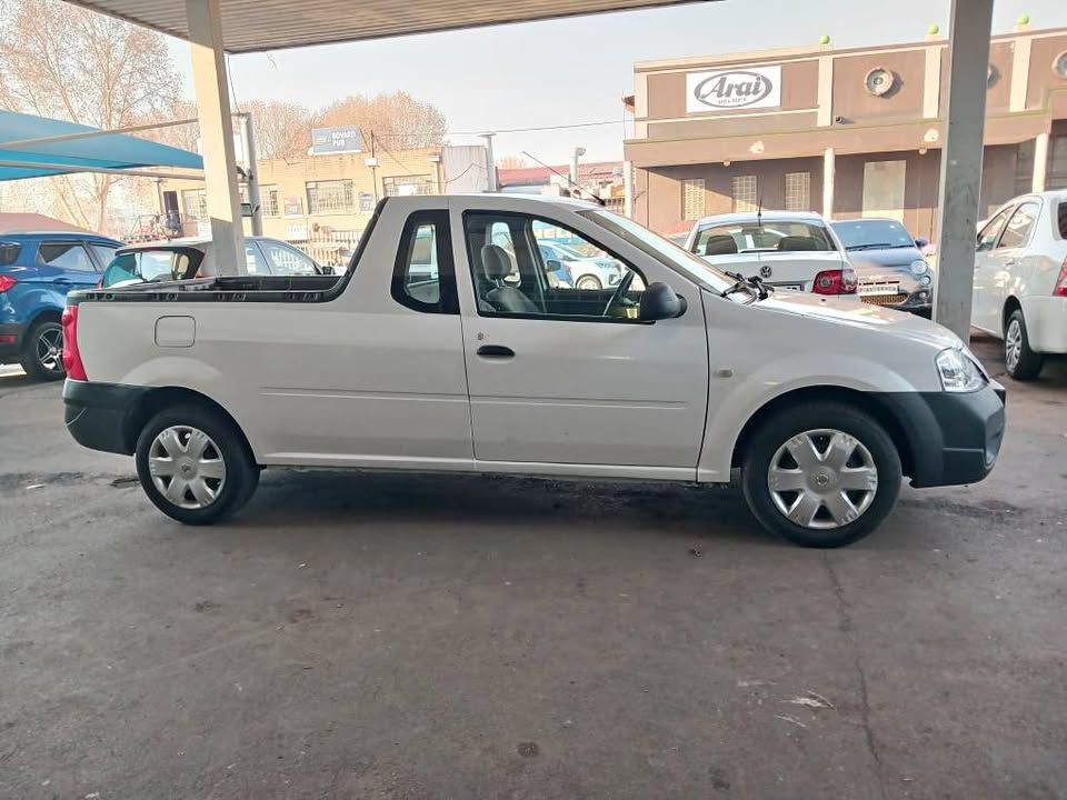 2014 NISSAN NP200 1.6 BAKKIE  Transmission: Manual  Mileage: 85000km  Fueltype: Petrol  White