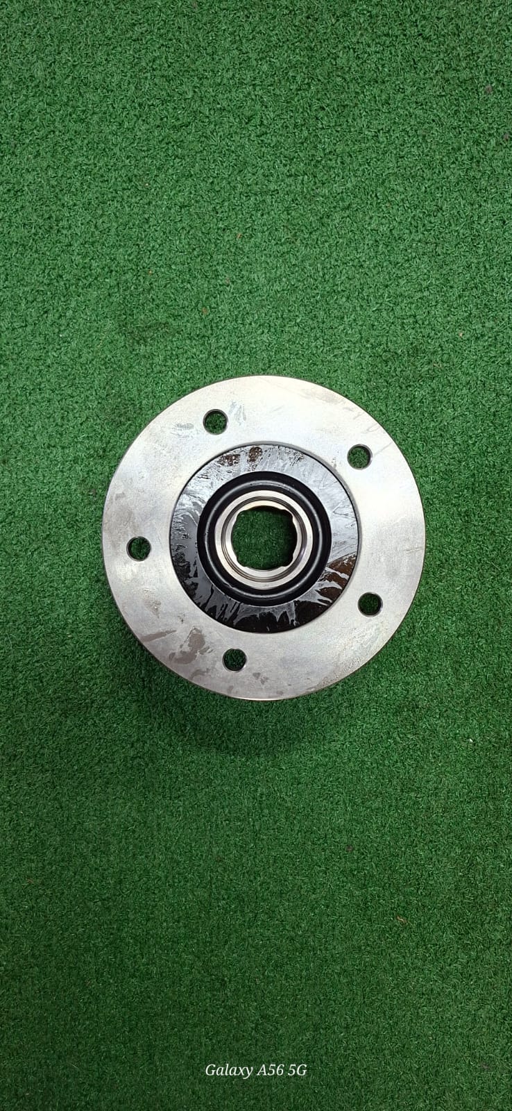 KIA 2.7 FRONT HUB - Private Seller KIA 2.7 FRONT HUB - Private Seller
