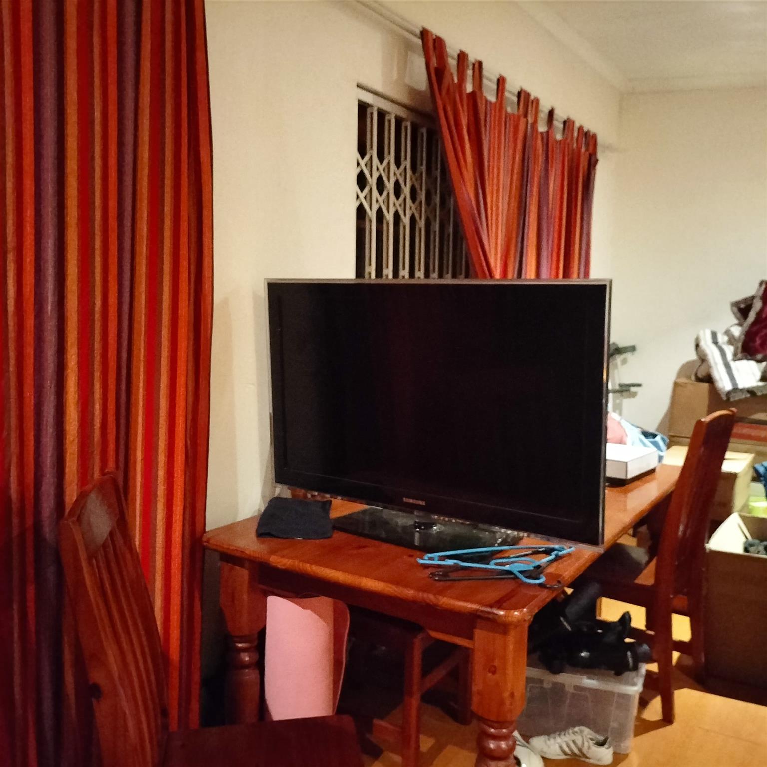 40 inch Samsung smart TV