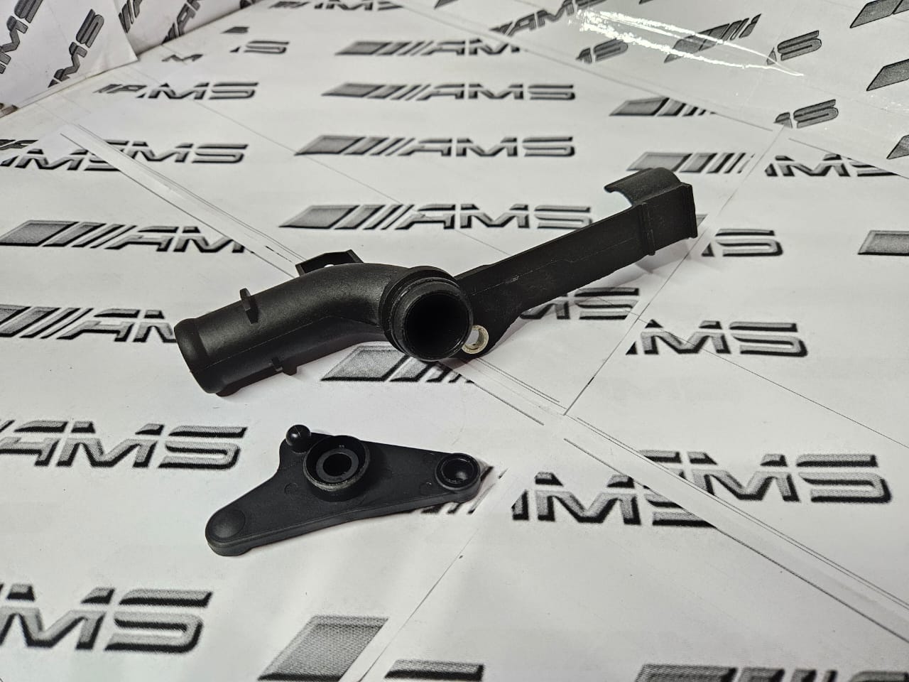 NEW MERCEDES W203 M271 WATER PIPE TO CYLINDER HEAD - Private Seller NEW MERCEDES W203 M271 WATER PIPE TO CYLINDER HEAD - Private Seller