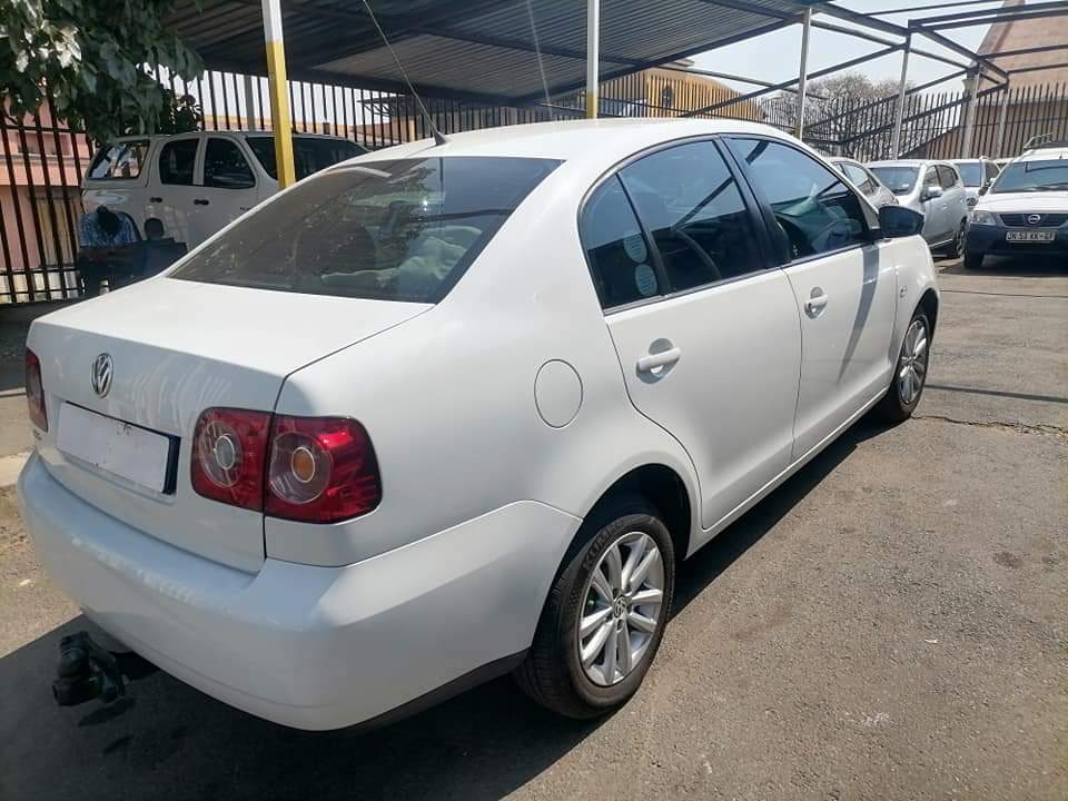2015 Volkswagen polo vivo 1.4 Sedan Automatic