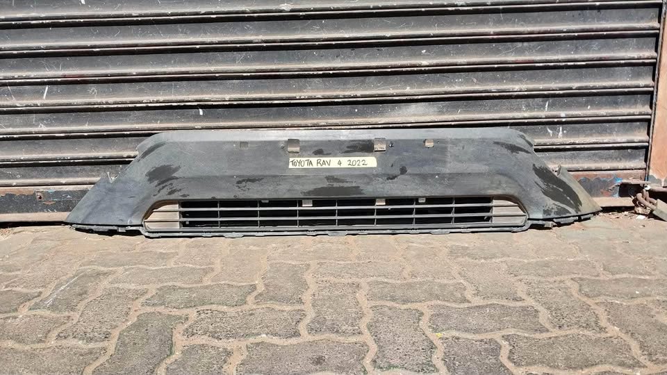 Toyota RAV4 bottom grill 2022 - Private Seller Toyota RAV4 bottom grill 2022 - Private Seller