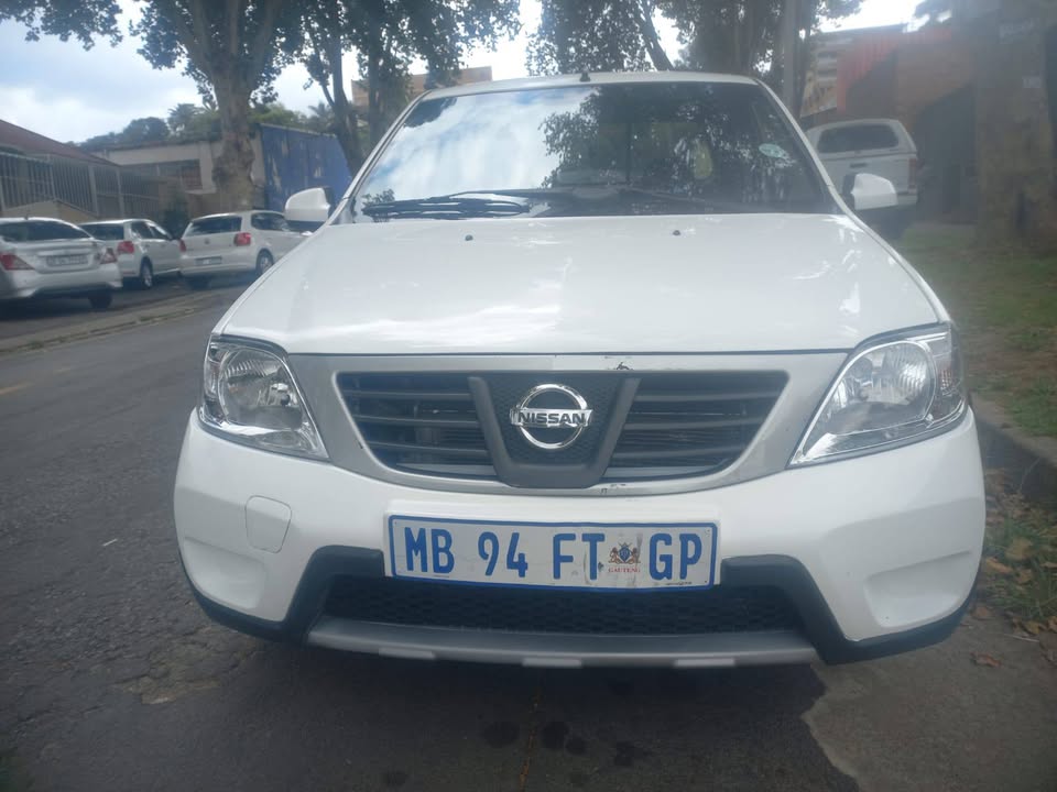 2015 Nissan Np200 bakkie 1.6 Petrol, Manual, White Color, Mileage 98000kms